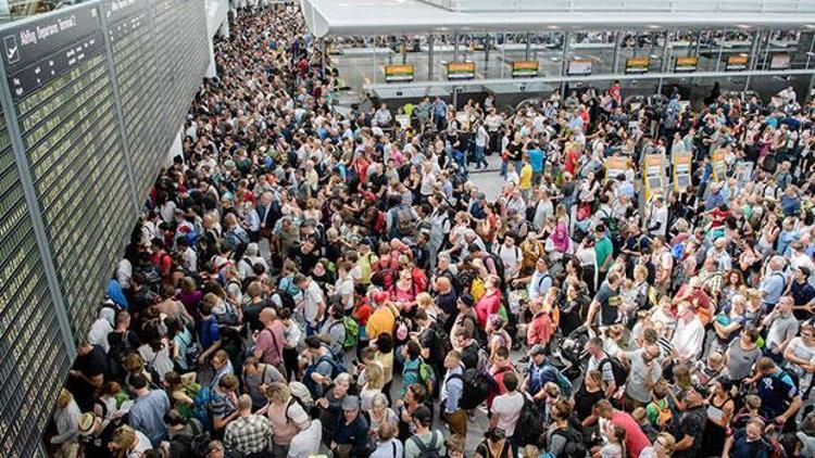 Havaalanındaki kaosun faturasını onlar ödedi