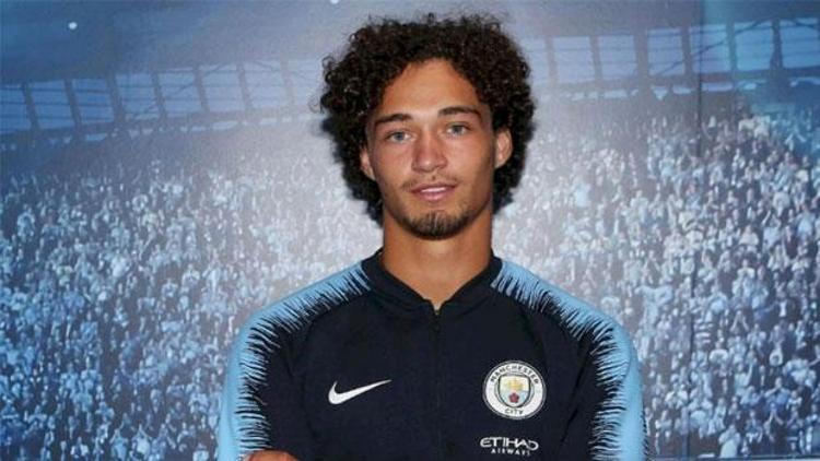 Manchester City, Hollandalı genç futbolcuyu transfer etti
