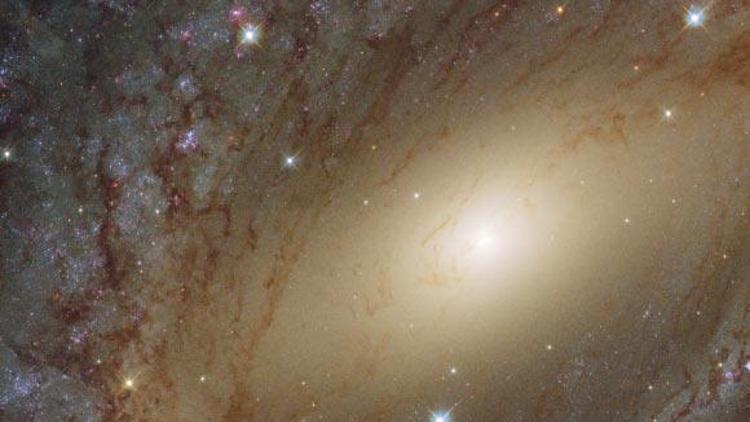 Hubble, Samanyolunun ablasını görüntüledi