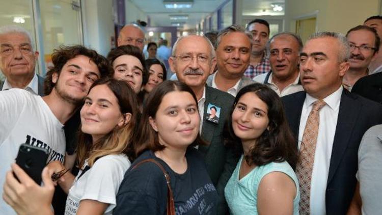 Kılıçdaroğlu, MURGEMli gençleri kutladı