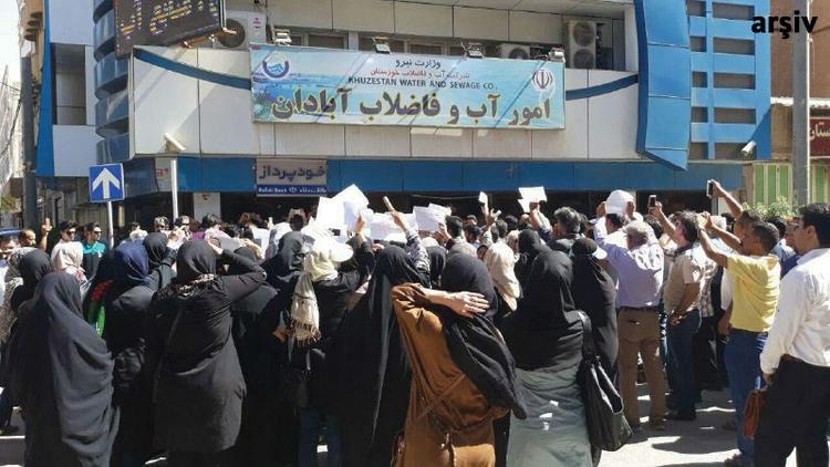 İranda hayat pahalılığı protestoları başkente sıçradı