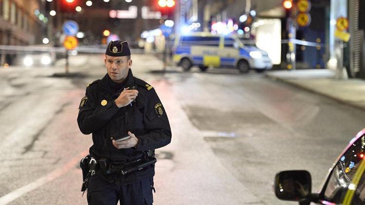 İsveç polisi, elinde oyuncak silah olan down sendromlu genci öldürdü