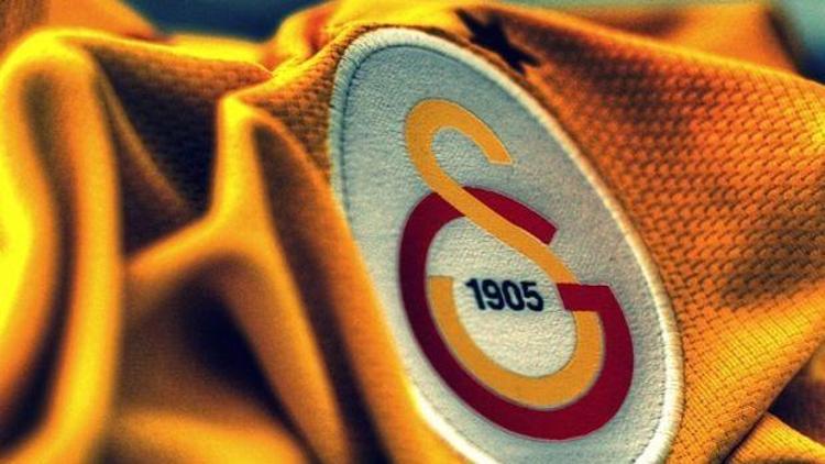 Galatasaray bayrağı Büyükçekmece Şampiyonlar Anıtı’na çekildi