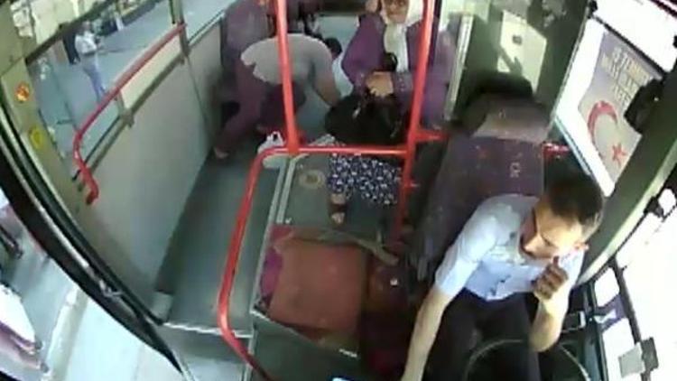 Şoför, rahatsızlanan kadın yolcuya ilk müdahaleyi yapıp hastaneye götürdü