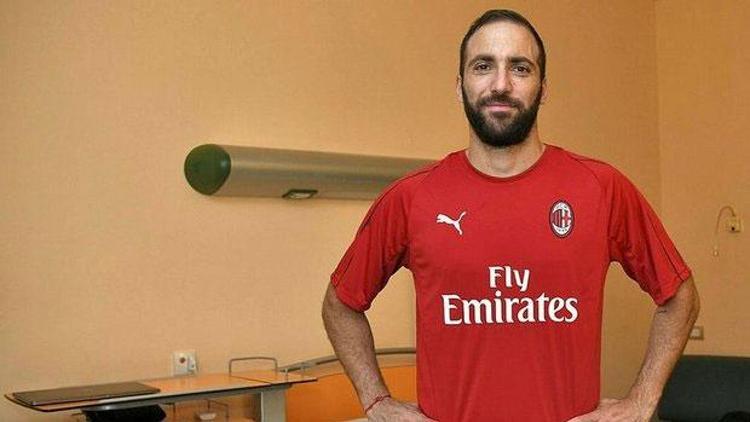 Gonzalo Higuain, Milana transferi hakkında konuştu