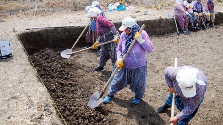 Tarih, köylü kadınların elleriyle gün yüzüne çıkıyor