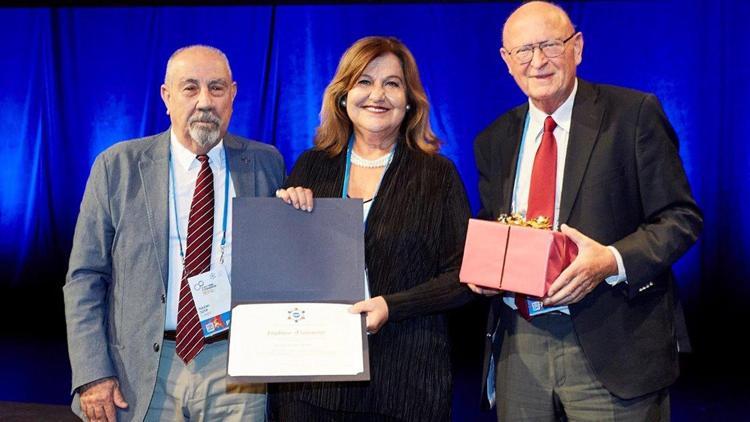 Türk bilim insanına onur ödülü