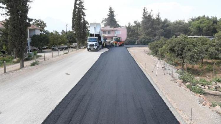 Konyaaltında sıcak asfalt çalışması