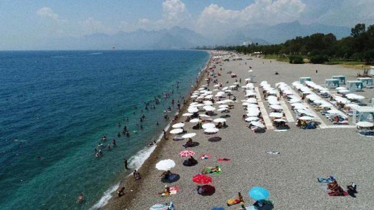 Antalyada sıcak ve nem bunaltıyor