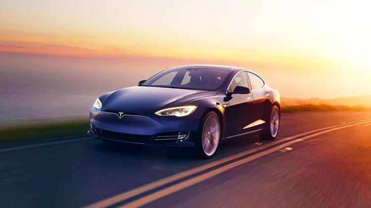 Suudi Varlık Fonu Teslayı 2 milyar dolar destekleyecek