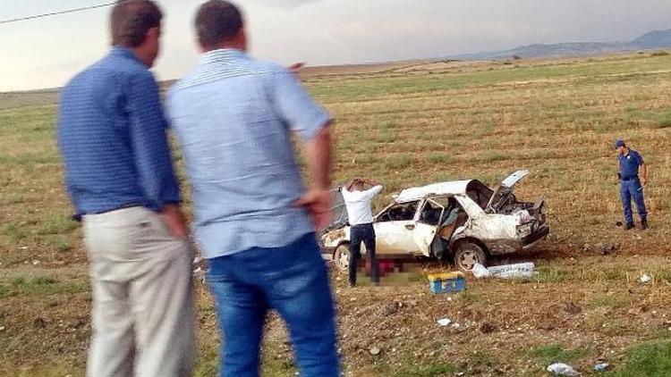 Ankarada otomobil takla attı: 2 ölü, 1 yaralı