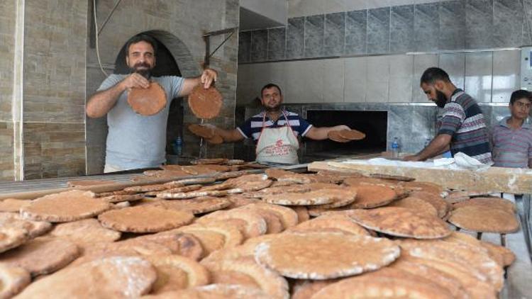 Siyez ekmeği, tanesi 7 liradan satılıyor