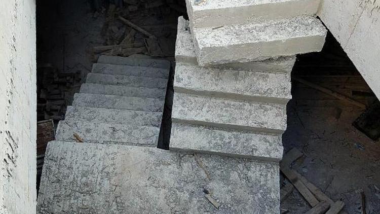 İnşaatta merdiven çöktü: 1 işçi öldü