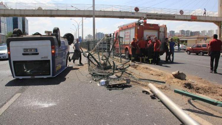 Diyarbakır-Şanlıurfa yolunda zincirleme kaza: 2 yaralı