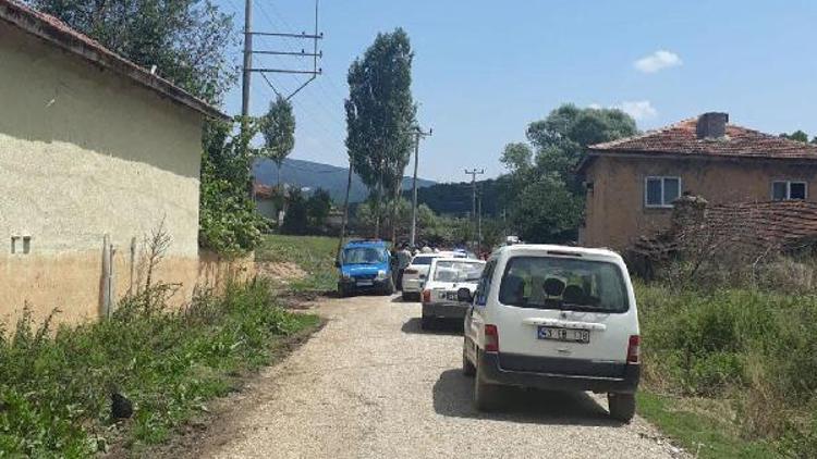 Kütahyada cinayet şüphelisi ağabey- kardeş tutuklandı