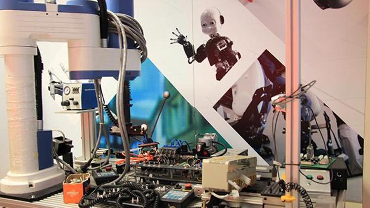 Uluslararası Robotik Laboratuvarı BAUda