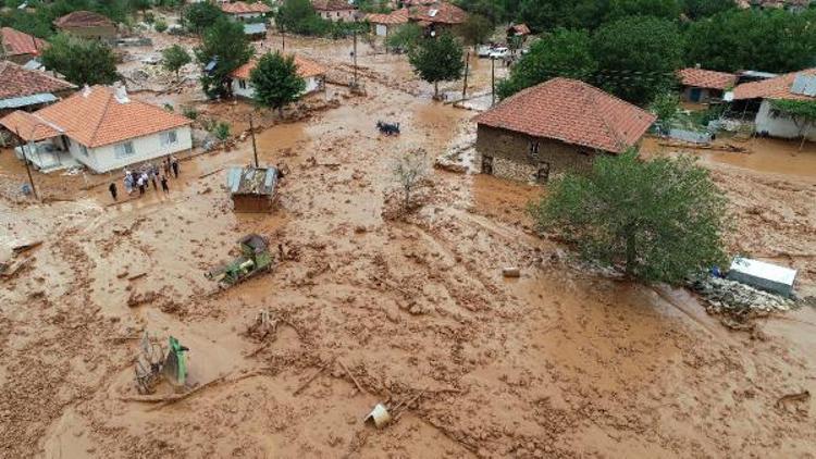 Elmalı, çamurdan 10 günde kurtulacak