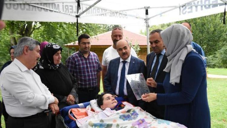 Yatağa bağlı Özlemin gökyüzünü görme isteği için seferber oldular