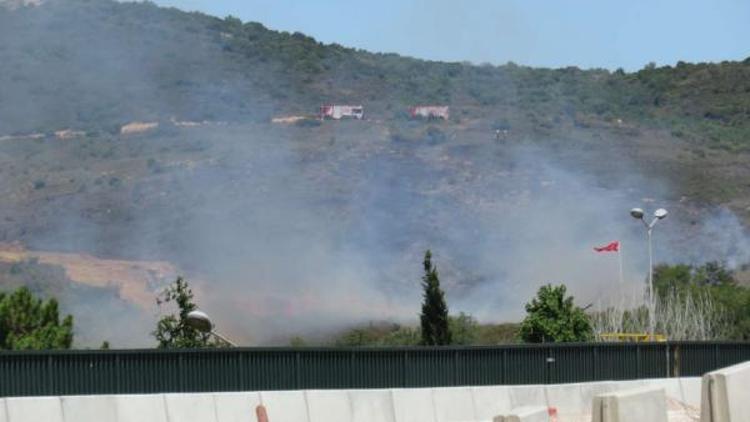 Tuzla Piyade Okulunun içindeki ağaçlık alanda yangın (1)