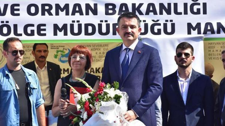 Bakan Pakdemirli, tarlada tarım işçileri ile kahvaltı yaptı (2)