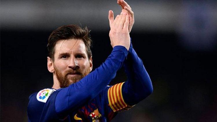 Barcelonanın kaptanı Messi oldu