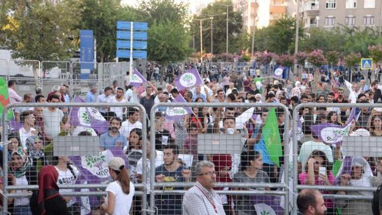 HDPden Diyarbakırda Gençlik Şöleni ve Halk Buluşması mitingi