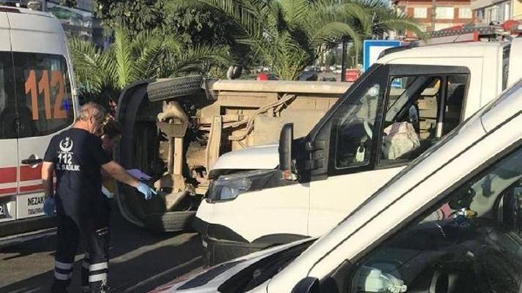 Orduda fındık işçilerini taşıyan minibüs kaza yaptı: 8 yaralı