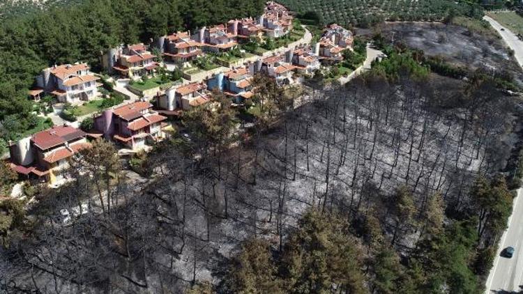 Mudanyada yerleşim alanlarına ulaşan yangında küle dönen bölge, havadan görüntülendi