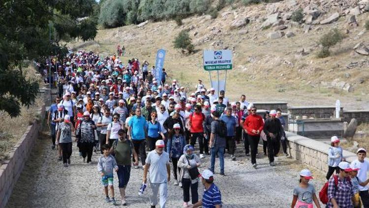 Doğa yürüyüşü sonrası Kızılaya kan desteği