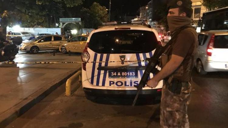 Fatihte polis, tartışığı kişiler tarafından silahla yaralandı