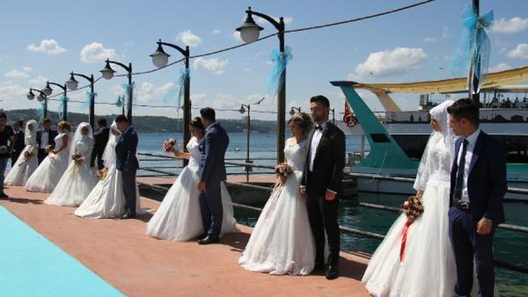 İhtiyaç sahibi 17 çift toplu düğün töreniyle dünya evine girdi