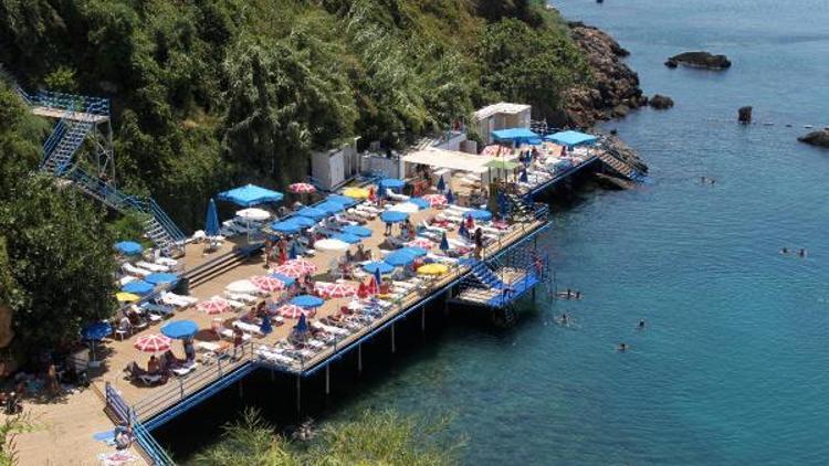 Tatilcilerin yeni gözde plajı: Konserve Koyu