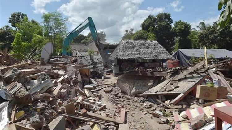 Endonezyadaki depremde ölü sayısı 436ya yükseldi