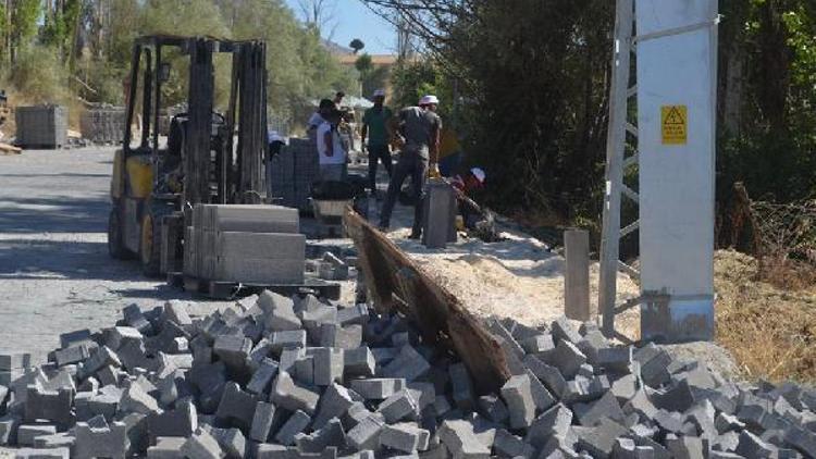 Sarızda alt ve üst yapı çalışmaları sürüyor