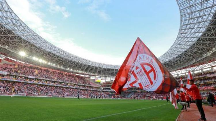 Antalyaspor taraftarı tek ses