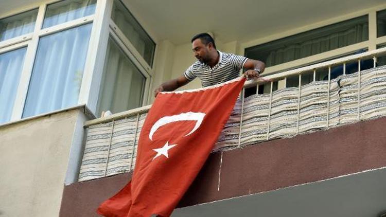 Ek Fotoğraflar//ABDnin Ankara Büyükelçiliğinde görevli Maslahatgüzar Jeffrey M. Hovenier Rahip Adrew Brunsonu evinde ziyaret etti