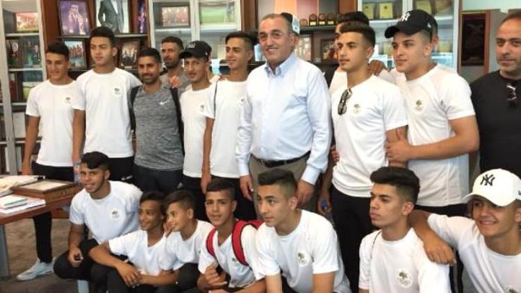 Abdurrahim Albayrak, Filistin kulübünü misafir etti