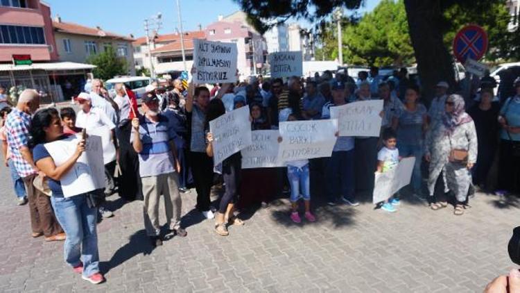 Marmara Ereğlisinde belediyeye hizmet yok protestosu