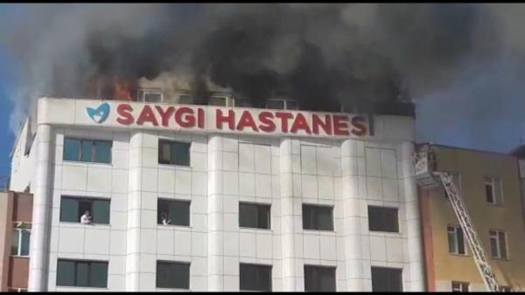 FOTOĞRAF EK 2//Sultanbeylide hastane çatısında yangın