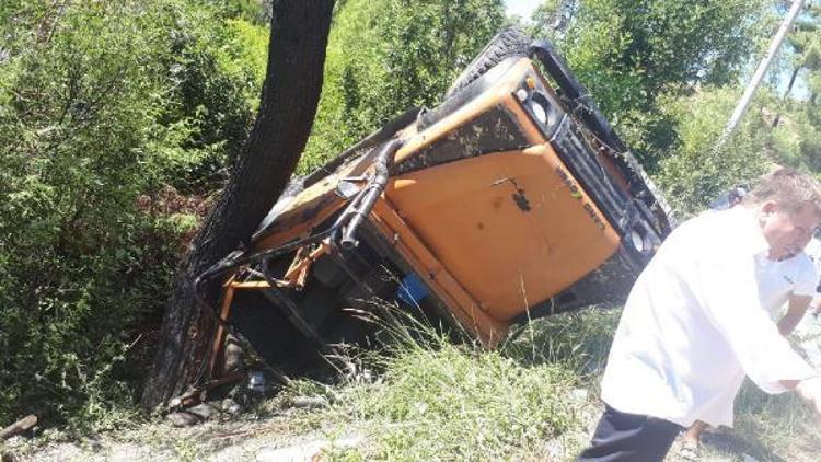 Safari cipi devrildi: 1 ölü, 8 yaralı/ Ek Fotoğraflar