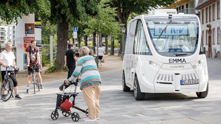 Sürücüsüz otobüs, yola çıktı