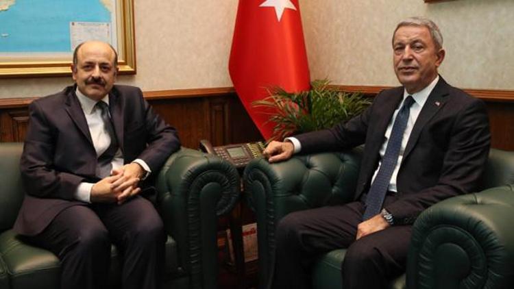 Bakan Akar, YÖK Başkanı Saraç ile bedelliyi görüştü