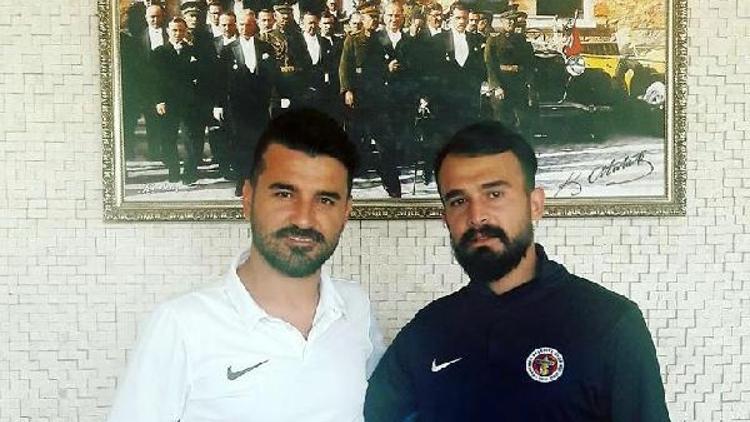 Menemen Belediyespor Rıdvanla imzaladı