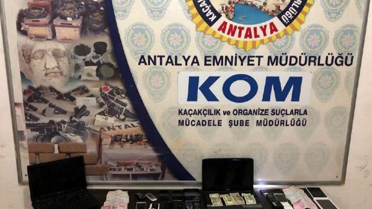 Antalyada FETÖ operasyonu: 6 gözaltı