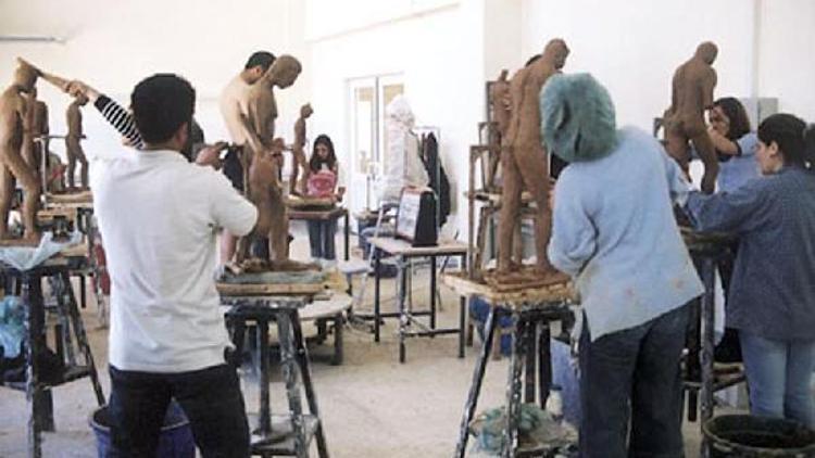 ERÜ Güzel Sanatlar Fakültesi, 3 ila 4 bin lira ücretle canlı model arıyor