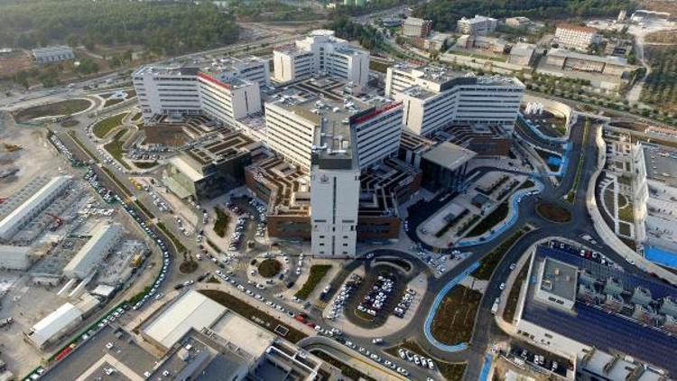 Dünyanın en büyük deprem izolatörlü hastanesi Adana’da