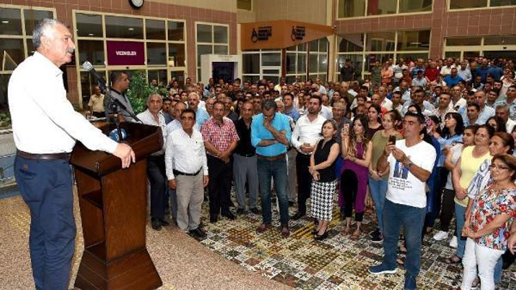 Başkan Zeydan Karalar, belediye personeli ile bayramlaştı