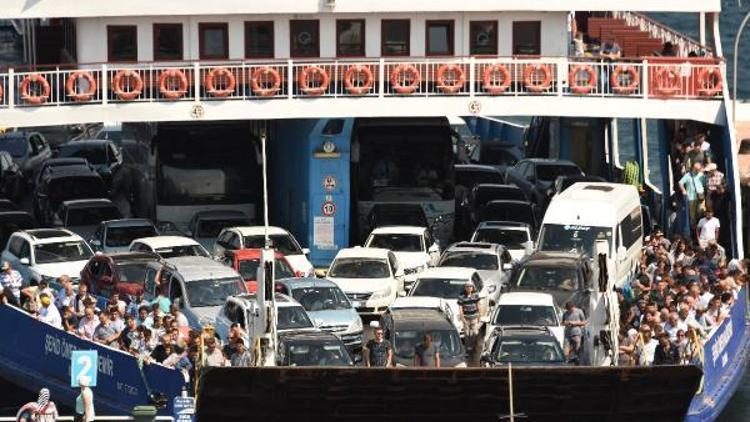 Çanakkalede deniz ulaşımı bayramı yoğunluğuna hazır