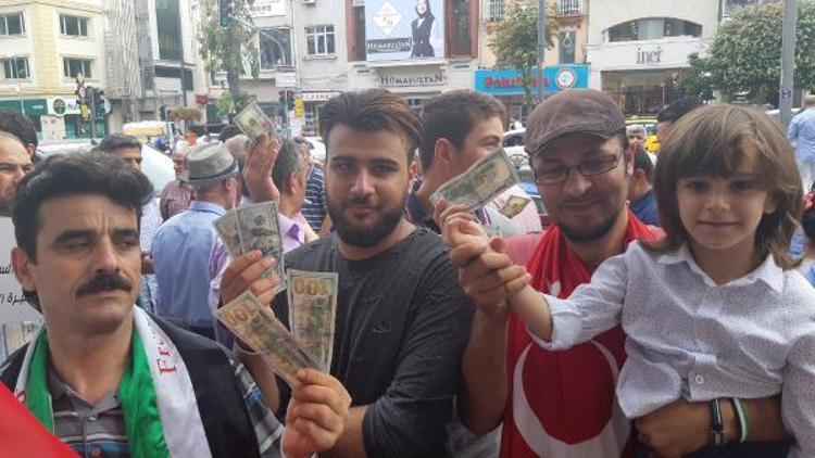 İstanbuldaki Suriyelilerden  Dolar bozdurma kampanyasına destek...