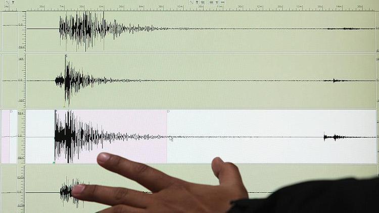 Endonezyada 6,3 büyüklüğünde deprem